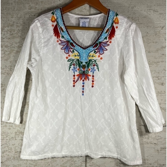 VICKI WAYNE Embossed Vine White Tunic w/ Colorful Floral Embroidery Size Small - Picture 1 of 10